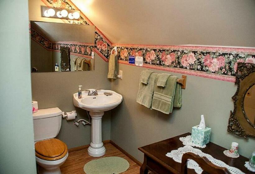 带大床的套房, Anchorage Inn B&b