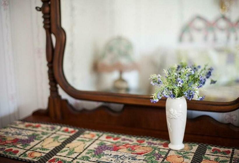 带大床的标准间, Anchorage Inn B&b