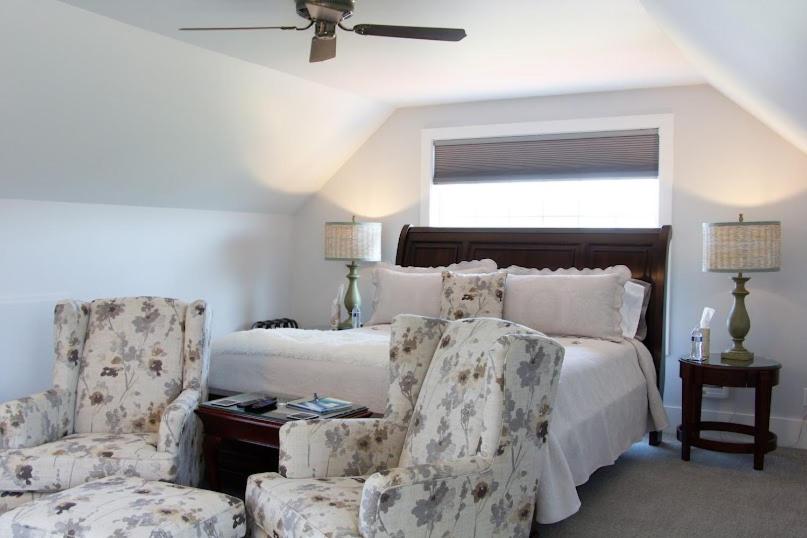 带大床的套房, Anchorage Inn B&b