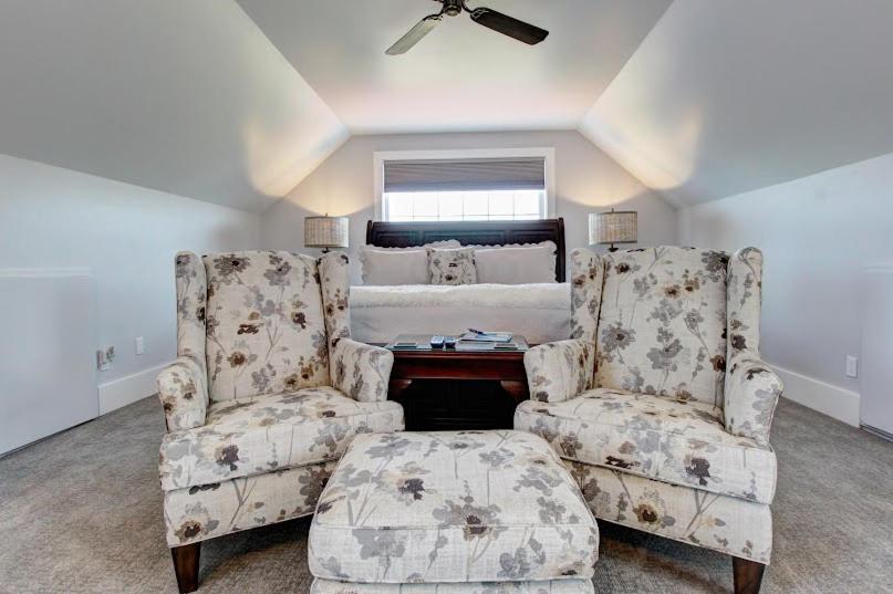 带大床的套房, Anchorage Inn B&b