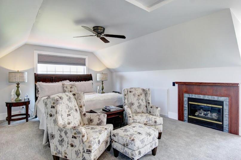 带大床的套房, Anchorage Inn B&b