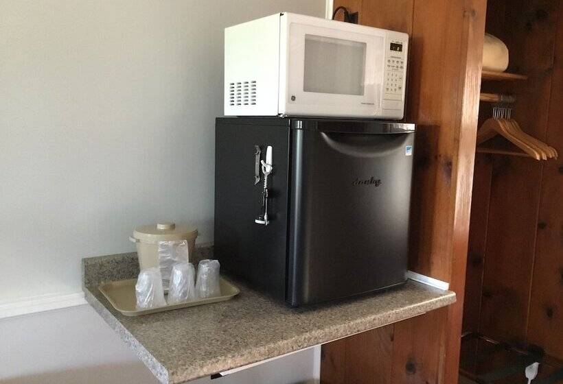 غرفه قياسيه سريرين مزدوجين, Bay Top Motel