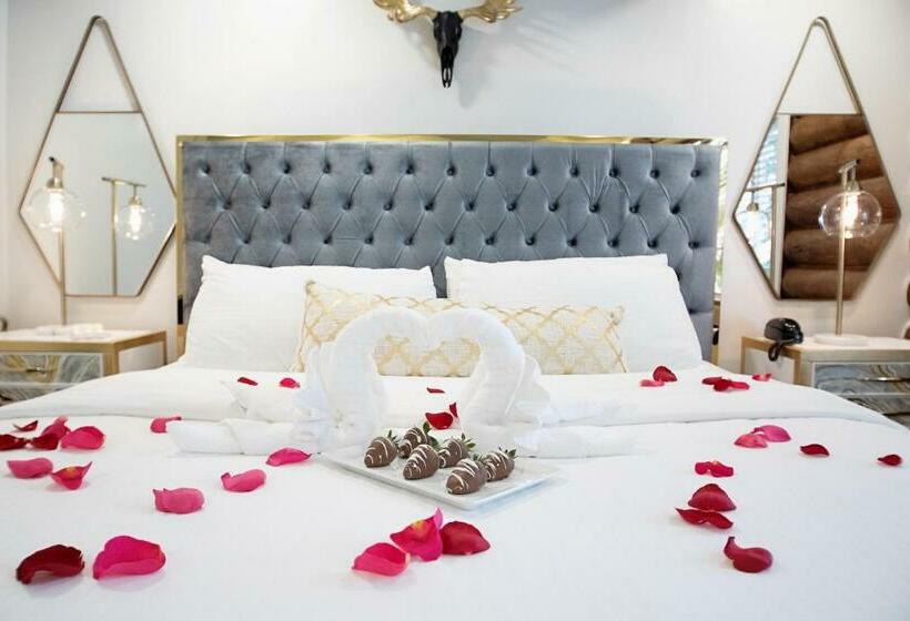 מיטת קינג בסוויטה, Alaskan Inn