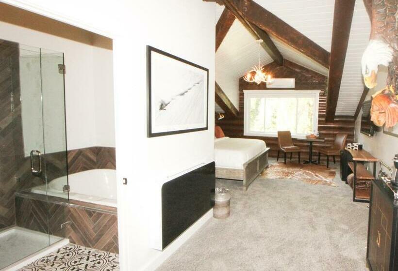 מיטת קינג בסוויטה, Alaskan Inn