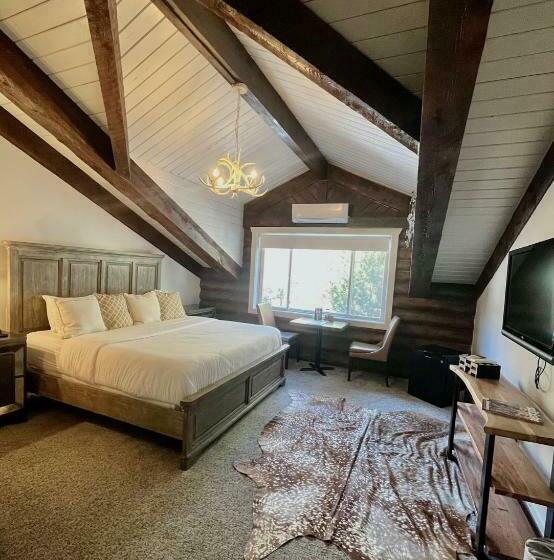 Люкс Кровать Кинг, Alaskan Inn