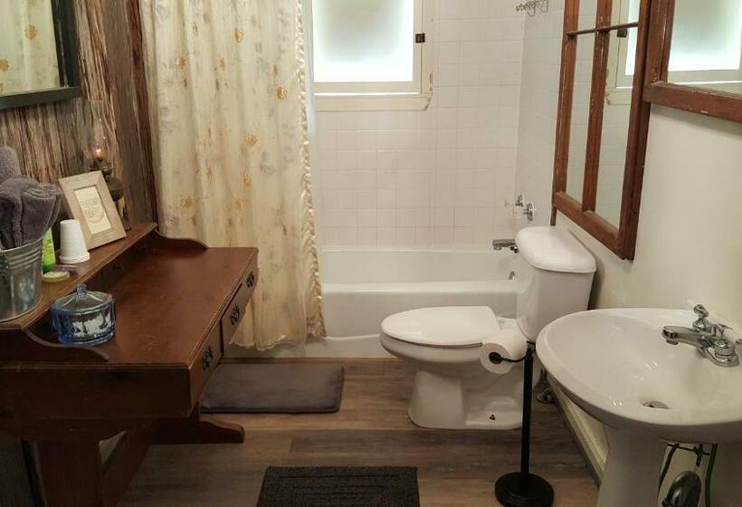 חדר סטנדרט, Full Moon Inn