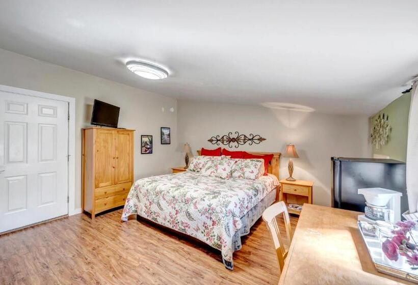 חדר דחוקס עם מיטת קינג, Full Moon Inn