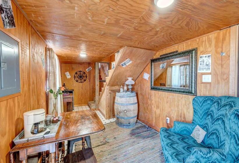 חדר דלוקס, Full Moon Inn