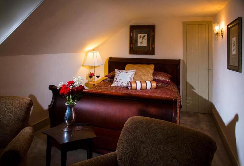 סוויטה עם מיטת קווין, General Warren