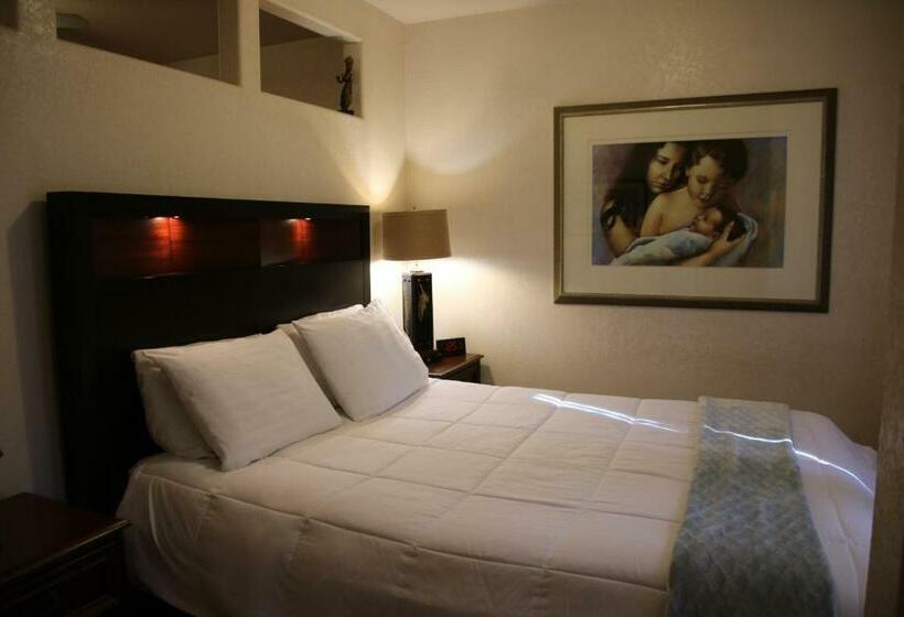 套房带泳池景, My Place Suites