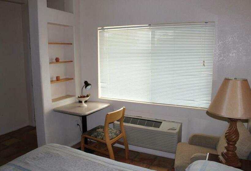 스탠다드 스튜디오 풀장 전망, My Place Suites