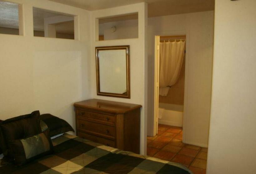 Люкс Вид на Бассейн, My Place Suites