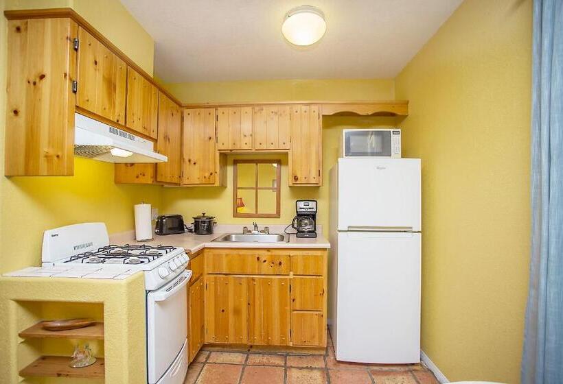 Люкс Вид на Бассейн, My Place Suites