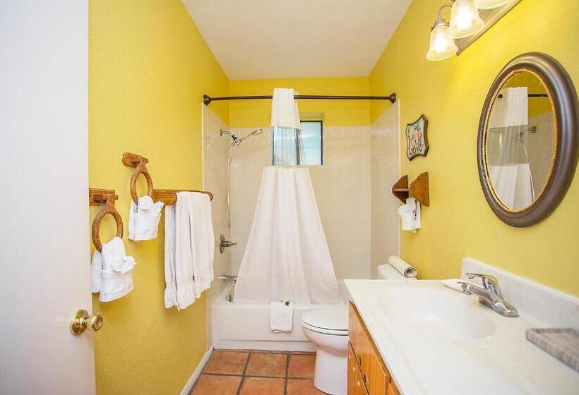 带大床的套房, My Place Suites