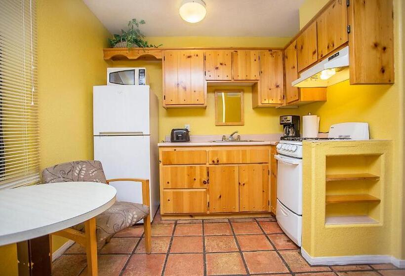 带大床的豪华间, My Place Suites