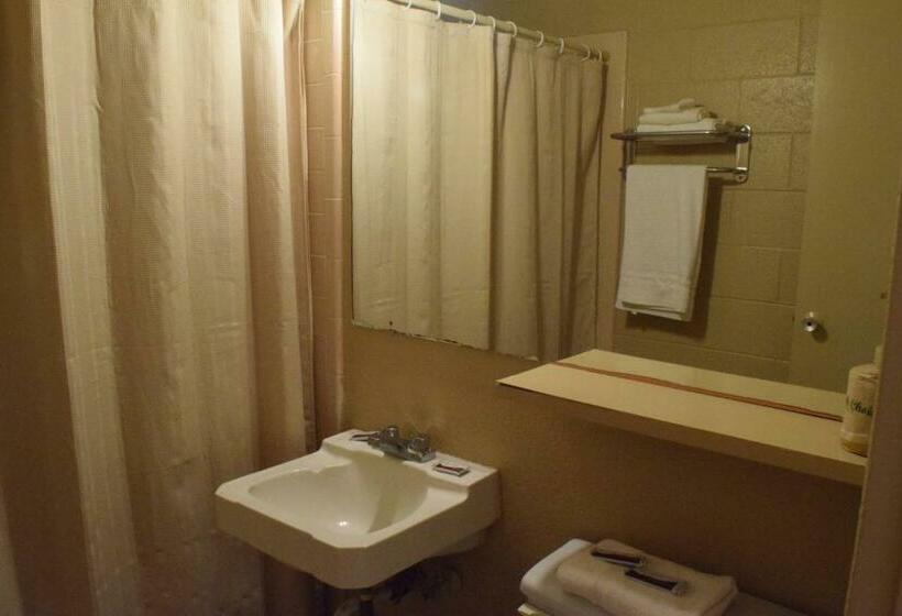 带大床的标准间, Imperial Motel