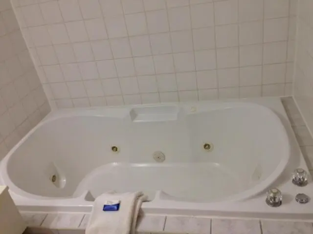 キングサイズベッドのデラックススイート, Inn At Arbor Ridge Hotel And Conference Center