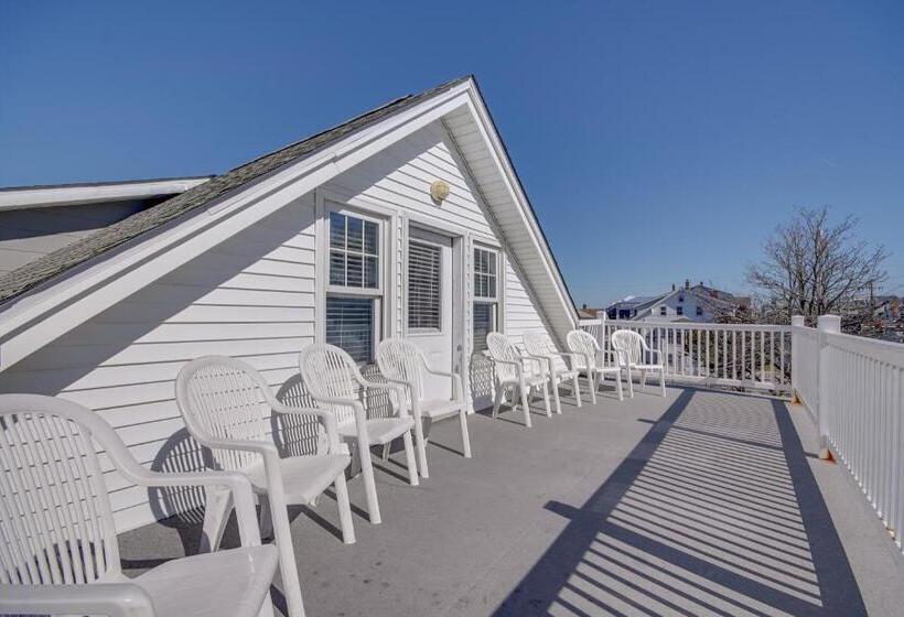 带1个卧室的带阳台的公寓, Majestic Hotel & Apartments