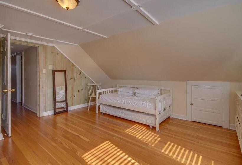 带1个卧室的带阳台的公寓, Majestic Hotel & Apartments