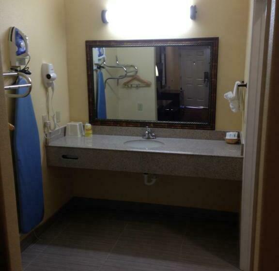 חדר סטנדרט, Executive Inn