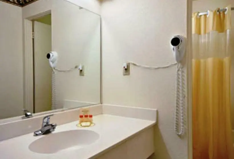 キングサイズベッドのスタンダードルーム, Studio 6 Suites Madera, Ca Yosemite