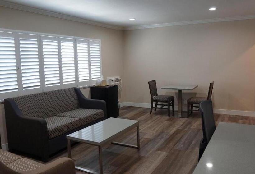 Люкс 2 Спальни, Sea Breeze Inn  Lax Airport, Los Angeles