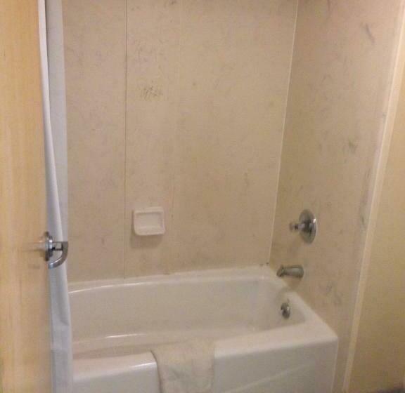 חדר סטנדרט שתי מיטות זוגיות, Sky Suites