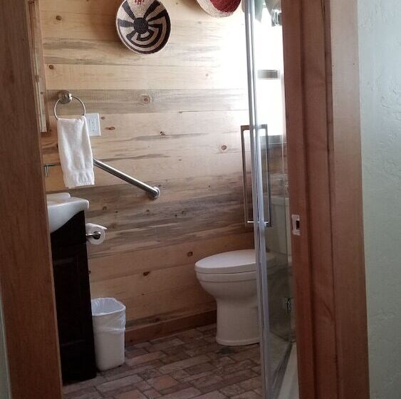 غرفة ديلوكس, Stone Lizard Lodge