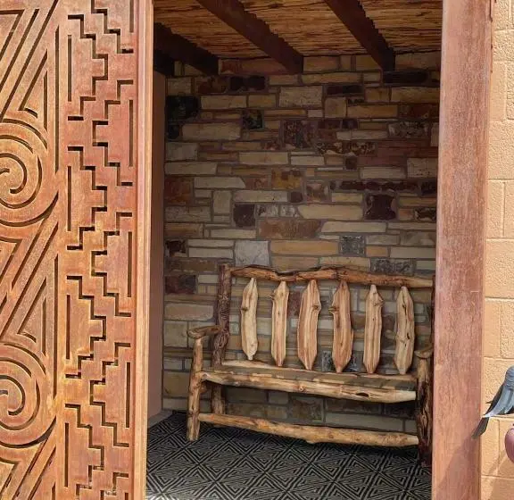 エクゼクティブスイート, Stone Lizard Lodge