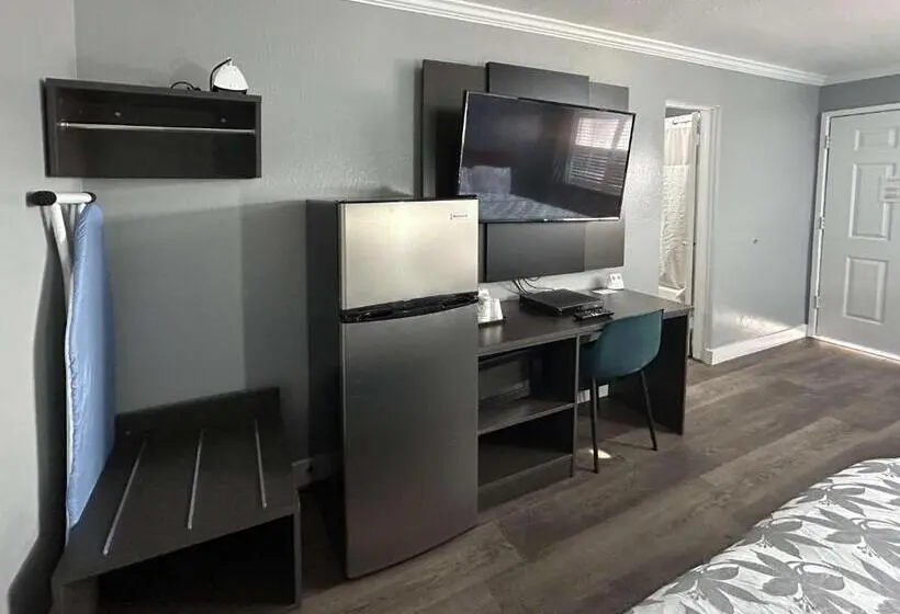 キングサイズベッドのデラックスルーム, Studio 6 Suites Madera, Ca Yosemite