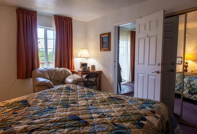Люкс 2 Спальни, Swiss Holiday Lodge