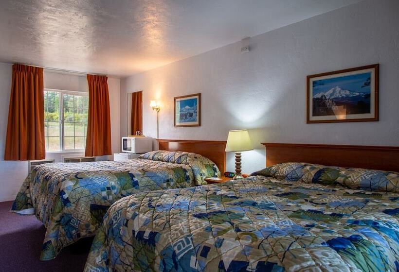 Номер Стандарт 2 Двуспальные Кровати, Swiss Holiday Lodge