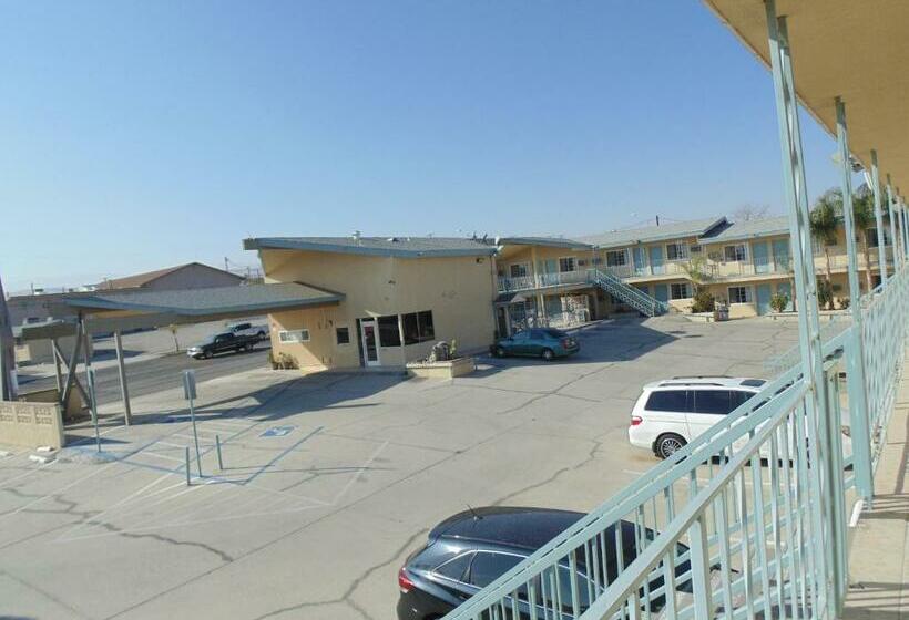 חדר סטנדרט עם מיטת קינג, Western Inn & Suites