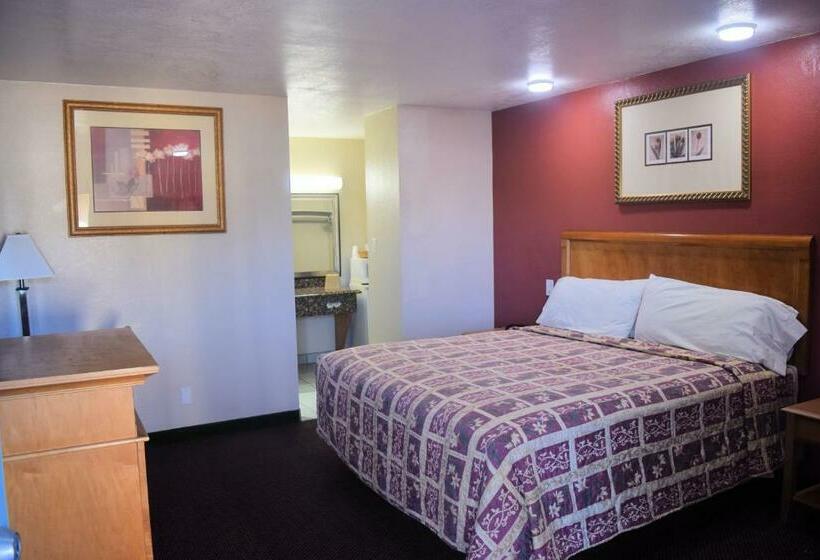 חדר סטנדרט עם מיטת קינג, Western Inn & Suites