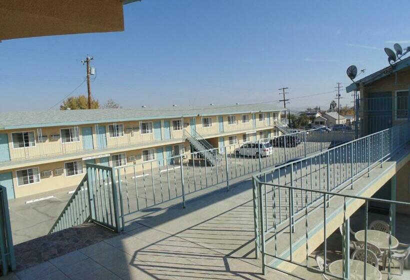 חדר סטנדרט, Western Inn & Suites