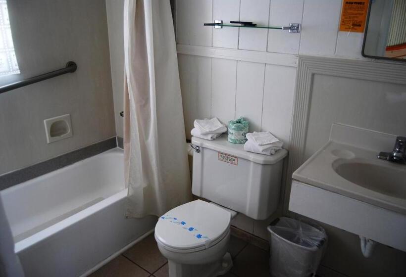 스위트, Redwood Motel