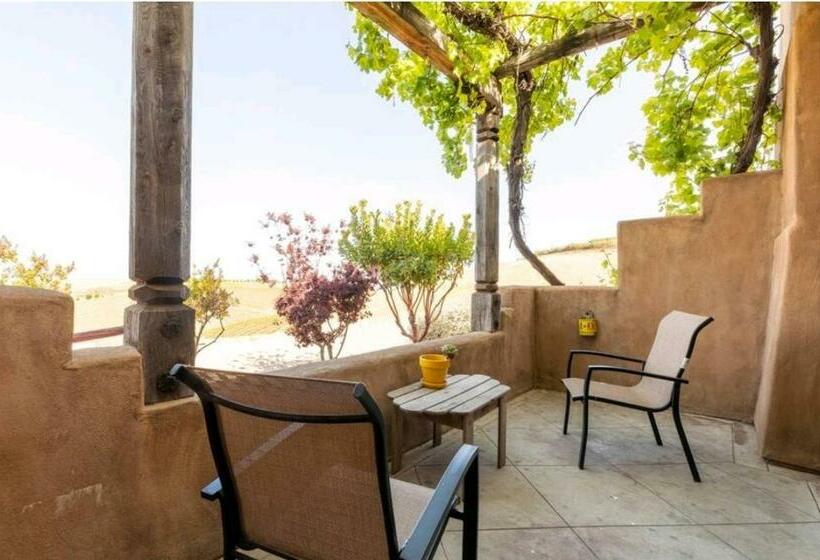 스탠다드 스튜디오 킹침대, Sirena Vineyard Resort