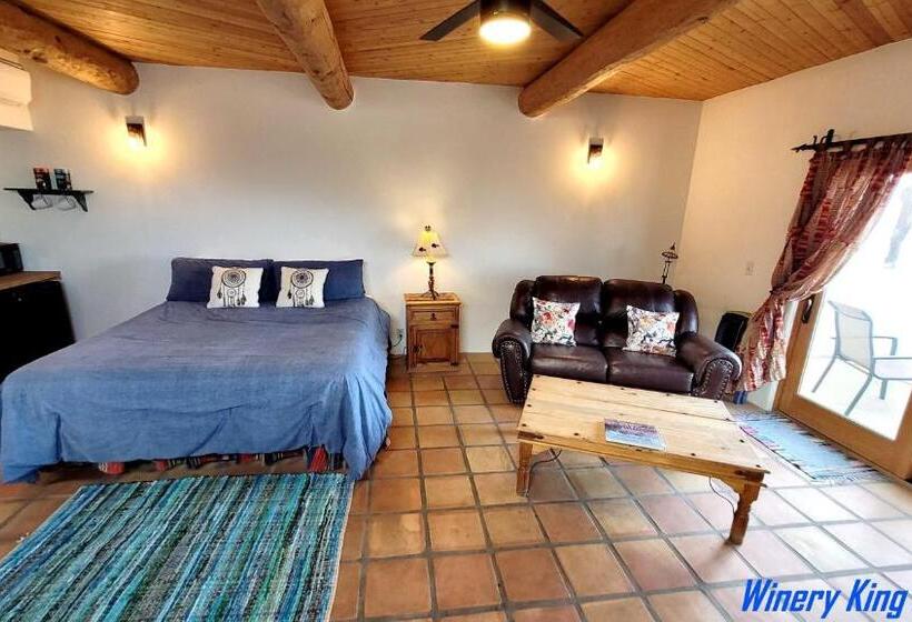 Standard Studio King Bed, Sirena Vineyard Resort
