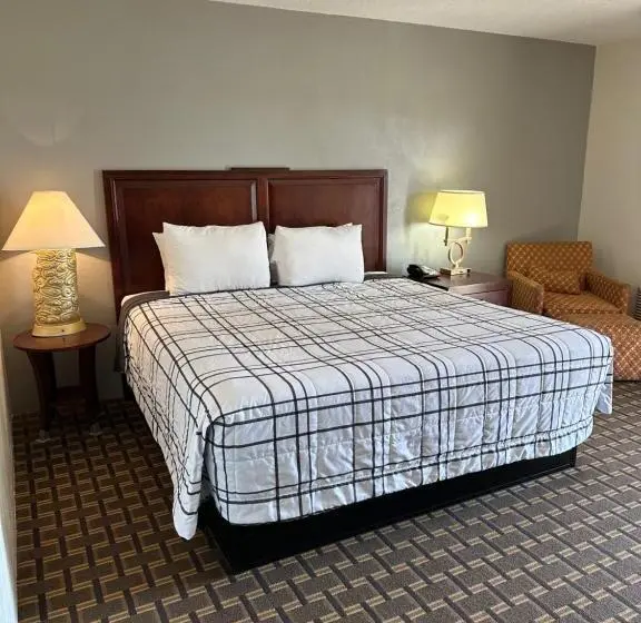 キングサイズベッドのスタンダードルーム, Budget Inn Motel