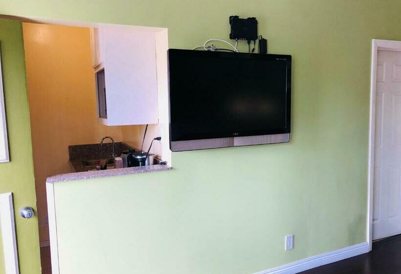 キングサイズベッドのスタンダードルーム, Encore Motel