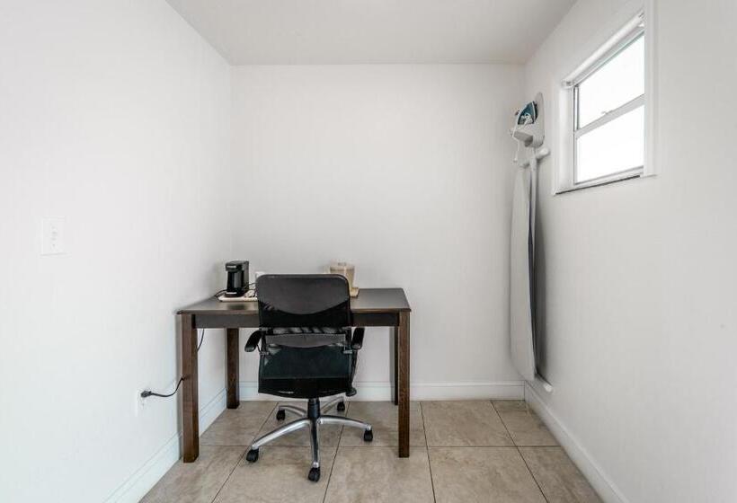 חדר דלוקס, Everglades City Motel   Everglades Adventures Inn