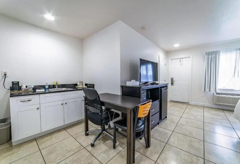 デラックスの４人部屋, Everglades City Motel   Everglades Adventures Inn
