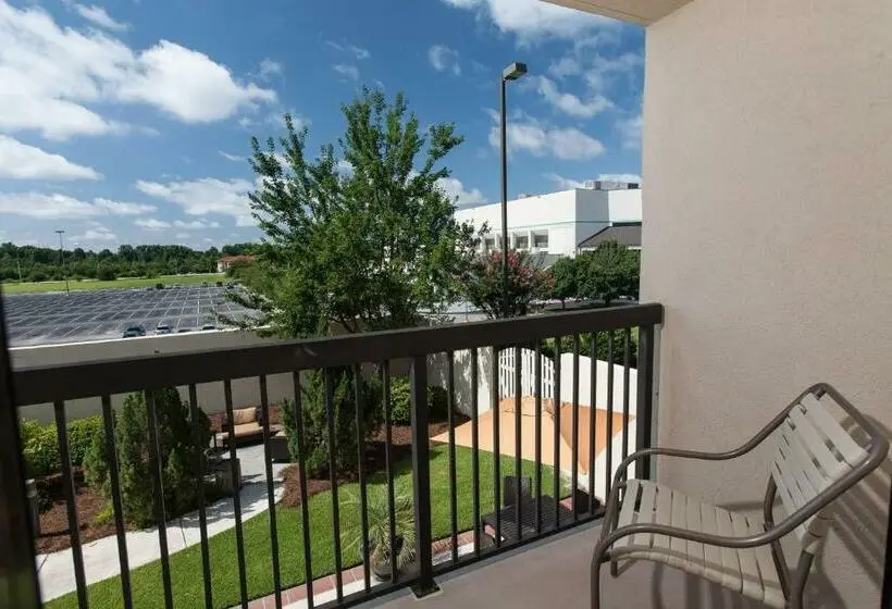 キングサイズベッドのスタンダードルーム, Courtyard Florence South Carolina