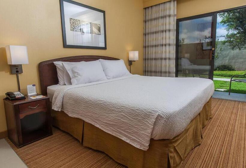 غرفة قياسية سرير كينج, Courtyard Florence South Carolina