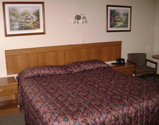 غرفة قياسية سرير كينج, Fairway Inn Florence Indiana
