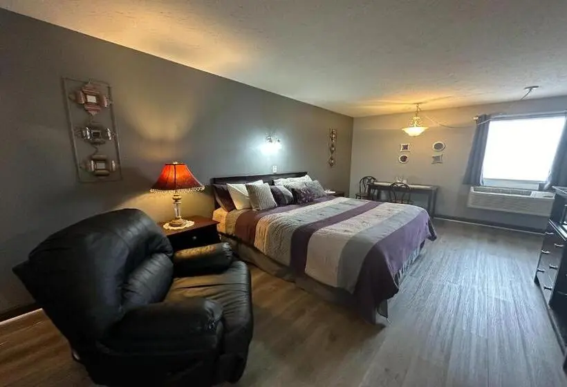 キングサイズベッドのスイートルーム, Fairway Inn Florence Indiana