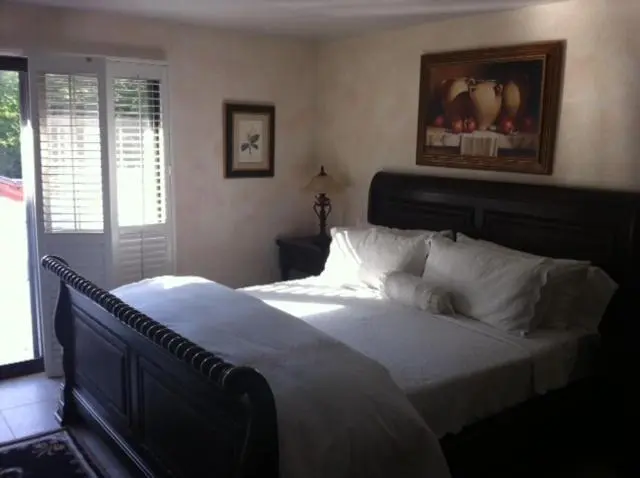 キングサイズベッドのスタンダードルーム, Spanish Villa Inn