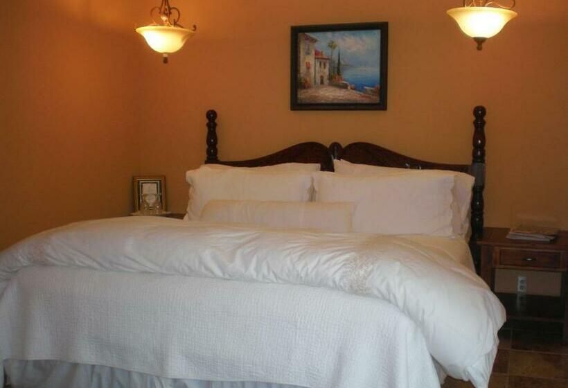 キングサイズベッドのスタンダードルーム, Spanish Villa Inn