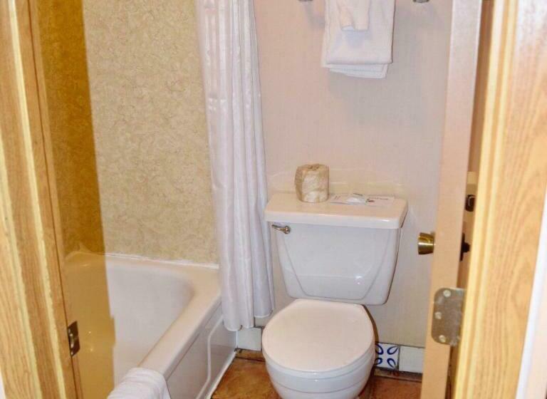 Четырехместный Номер Стандарт, Eldorado Inn Baker City