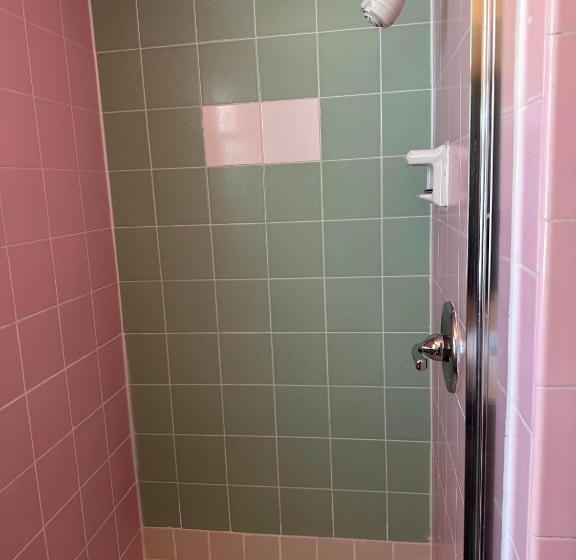 غرفة قياسية, Fireside Inn